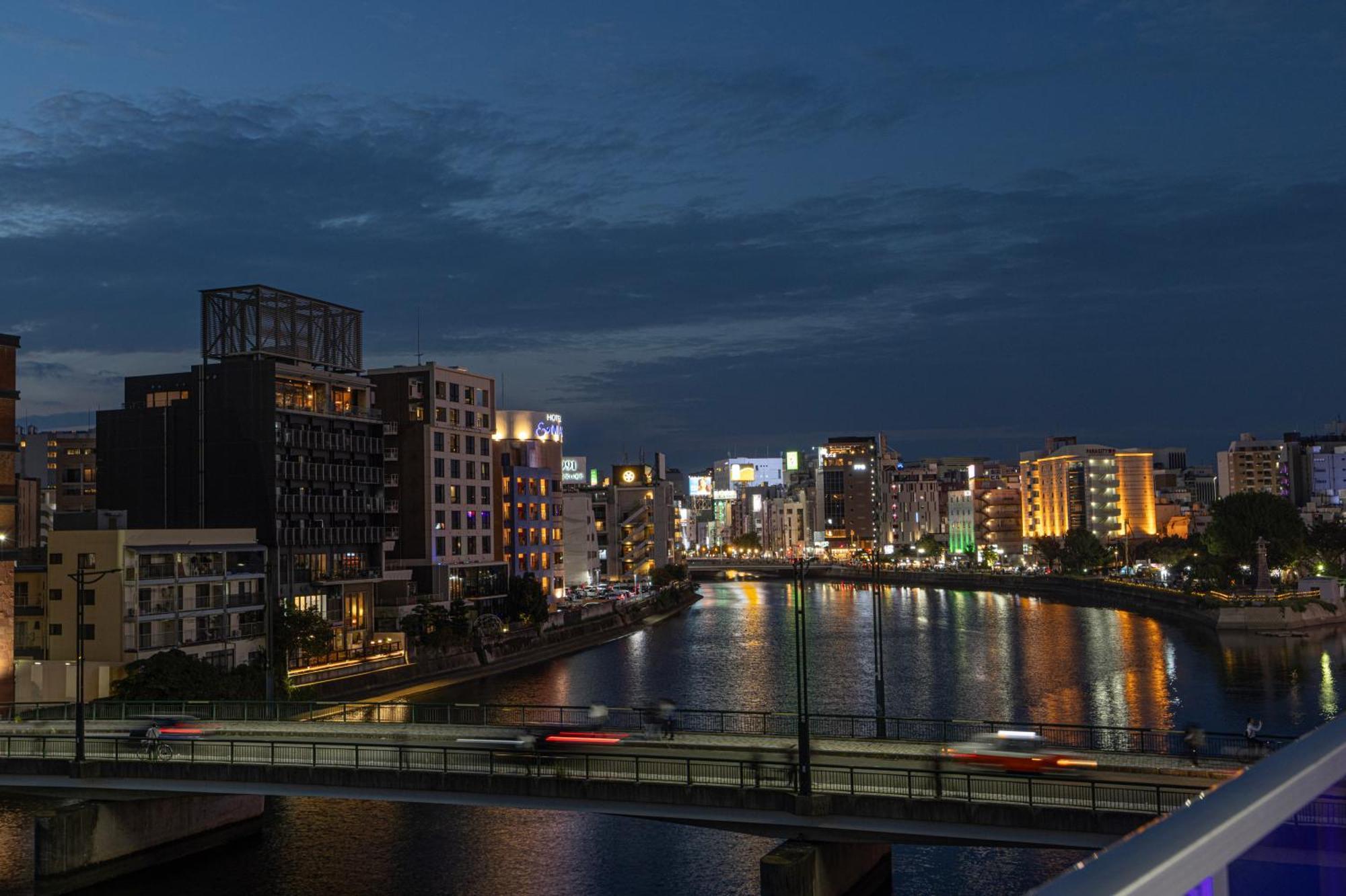 Rivil Hakata Apartment Fukuoka  Bagian luar foto